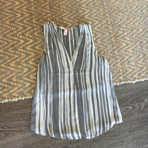 Forever 21 | Sheer Patterned Blouse (S) - Picture 2 of 5